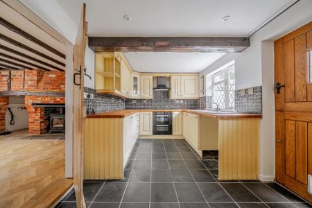 2 bedroom semi-detached house to rent - Photo 5