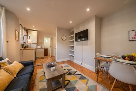 2 Bed Flat, Brixton Hill, SW2 - Photo 3