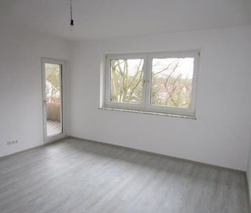 Bezugsfertige 3,5-Zimmerwohnung mit Einbauküche und Balkon. - Foto 1