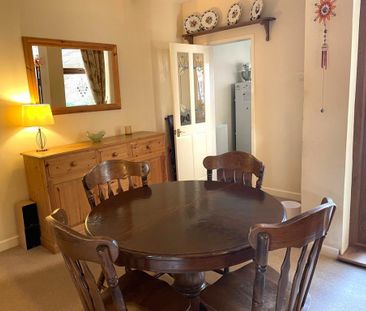 2 bedroom semi-detached bungalow to rent - Photo 4