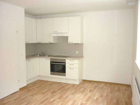 Ruhig, hell, NASCHMARKTNÄHE, 28 m2, 704 EUR. Inkl. Heizung u. WW, unbefristet T12 - Photo 2