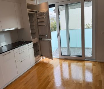 Moderne 1.5-Zimmer-Wohnung mit Balkon in Baden-Dättwil - Photo 2