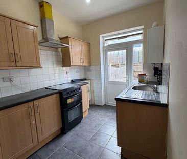 2 Bed Flat, Green Lane, IG1 - Photo 6