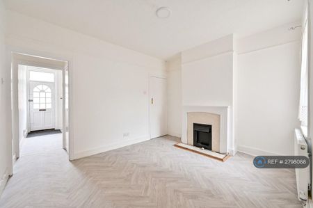 3 bedroom terraced house to rent - Photo 3