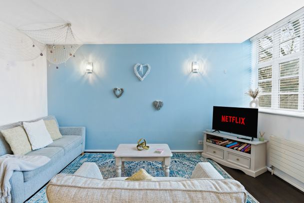 2 Bed Flat, Princes House, BN1 - Photo 1