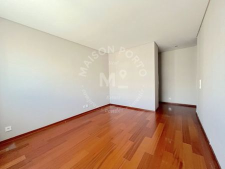 3 room luxury Flat for rent in Praia (Leca da Palmeira), Matosinhos, Distrito do Porto - Photo 3