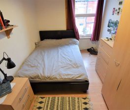 4 bedroom House in Hyde Park, Leeds - Photo 2