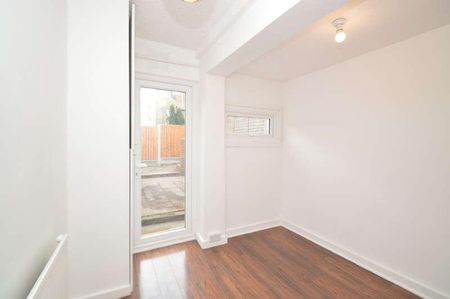 Plumstead Common Road, London, SE18 - Photo 5