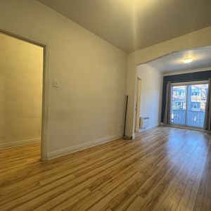 Villeray - Beau 2 1/2 Spacieux - Photo 2