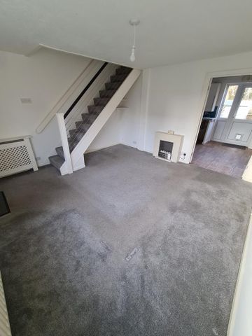 2 bedroom semi-detached house to rent - Photo 3