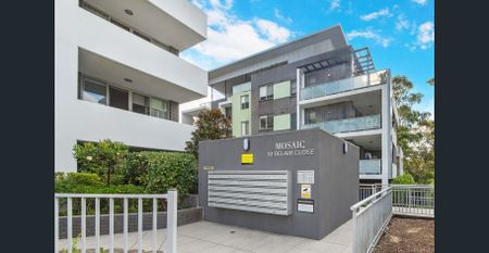 Beautiful Sun Drenched Apartment within Quiet Cul-de-sac in the Heart of Hornsby - Photo 4