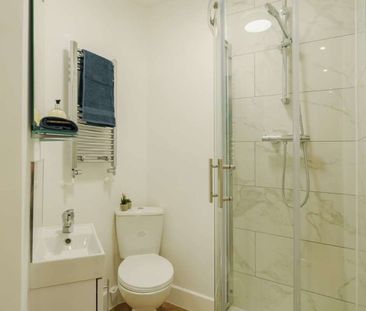 A Superb Houseshare for Rent in Peterborough - Photo 3