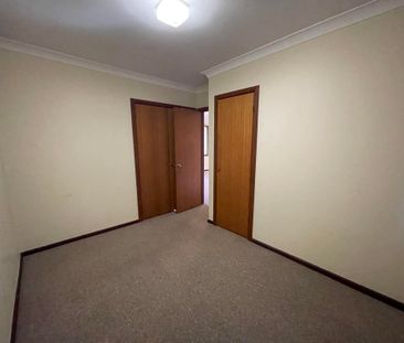 2 / 422 Kotthoff Street, LAVINGTON NSW 2641 - Photo 6