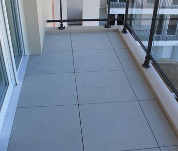 Location Appartement 2 pièces 40m² LA SEYNE SUR MER 83500 - Photo 5