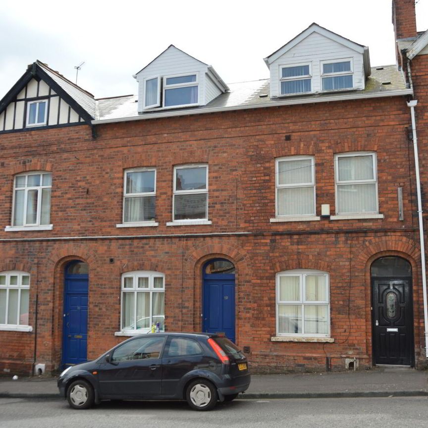 27 Ridgeway Street, BT95FB, Belfast - Photo 1