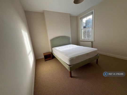 3 bedroom flat to rent - Photo 1