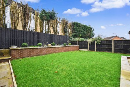 7, Westwood Side, Morley, Leeds, West Yorkshire, LS27 9HR - Photo 2
