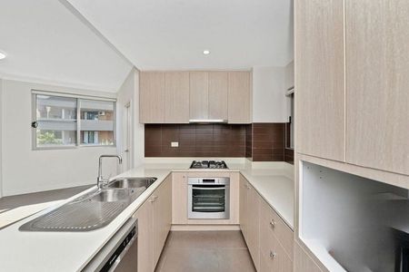 Centrally located in Lidcombe for a modern, convenient lifestyle - Photo 4
