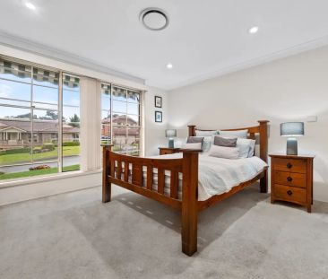 “Spacious Family Home in Glen Alpine” - Photo 6