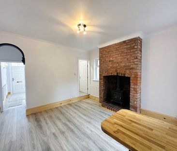 3 bedroom terraced house to rent - Photo 2