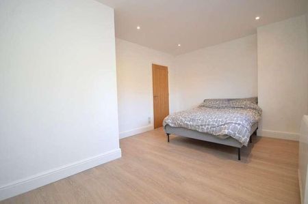 Victoria Street, St Albans, AL1 - Photo 2