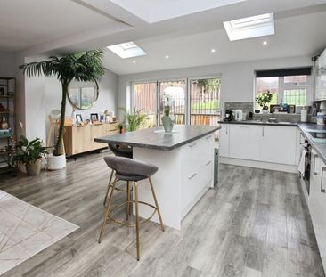 3 bedroom semi-detached house to rent - Photo 6