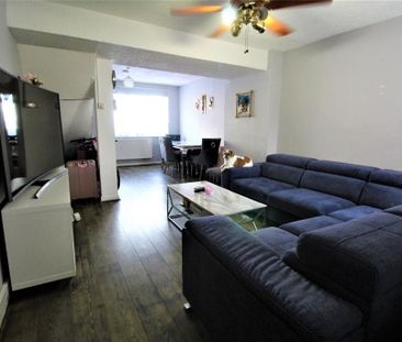 3 bedroom terraced house to rent - Photo 2