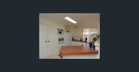 Neat Family Haven - Photo 4