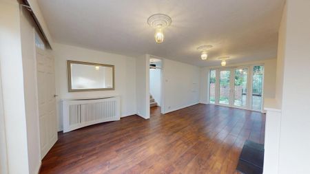 4 bedroom semi-detached house to rent - Photo 2