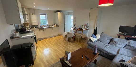 2 bedroom flat to rent - Photo 2