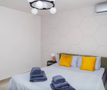 Luxury Villa for rent in Marbella Del Este, Spain - Photo 2