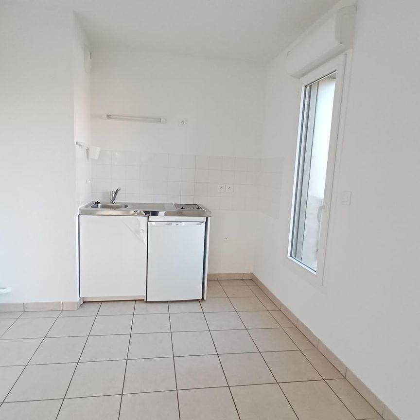 location Appartement T1 DE 31.19m² À BORDEAUX - Photo 1