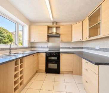 3 bedroom semi-detached house to rent - Photo 5