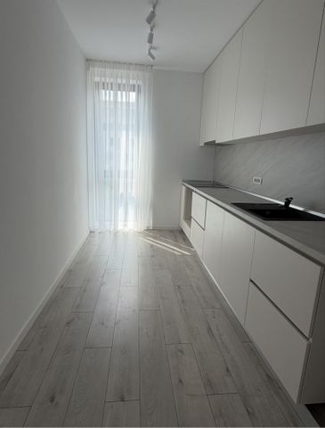 Apartament de 2 Camere de Închiriat | Parcare Inclusă | Herastrau - Fotografie 2