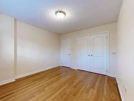 For Lease - 301 Mohawk Road, Oakville, Ontario - Photo 2