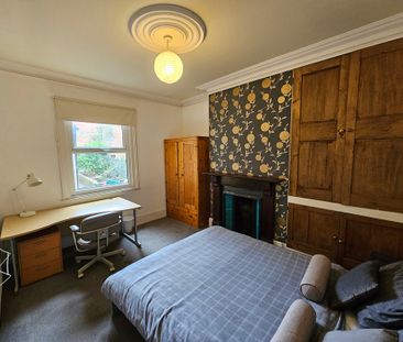 6 Bed Student Accommodation - Photo 5