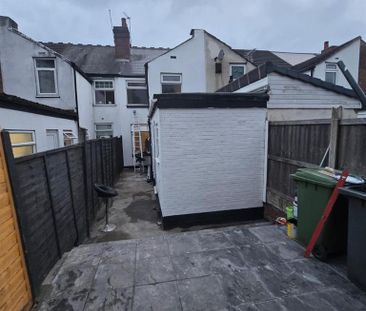 3 bedroom terraced house to rent - Photo 3