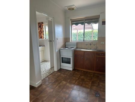 Comfort and Convenience is Walkerville - Photo 4