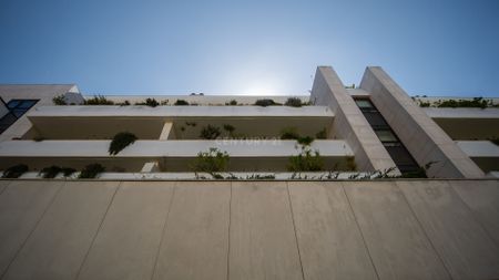 Apartamento T3 em Condomínio fechado - Parque das Nações - Photo 2