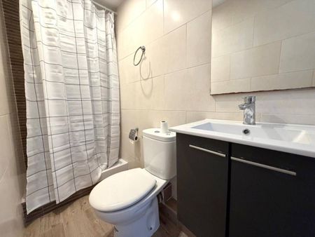 Piso de alquiler en Calle Sant Josep, La Barceloneta - Photo 3