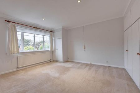 4 bedroom end of terrace house to rent - Photo 4