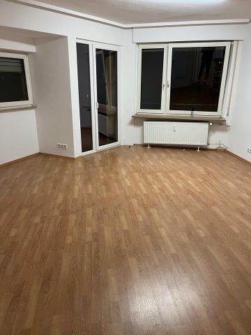 Große 2 Zimmer Wohnung in Zuffenhausen Zentrum - Photo 2