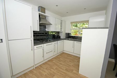 2 bedroom apartment to rent - Photo 4