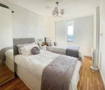 2 bedroom Flat To Let - Photo 4