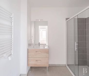 Rental Apartment Bordeaux Saint-Jean - Photo 4