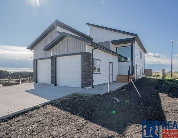 9099 - 80th Avenue - A | 9099 80th Avenue - A Key, Grande Prairie - Photo 1