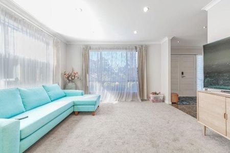 Spacious Luxury Rental in Prime Albany Location - Photo 3