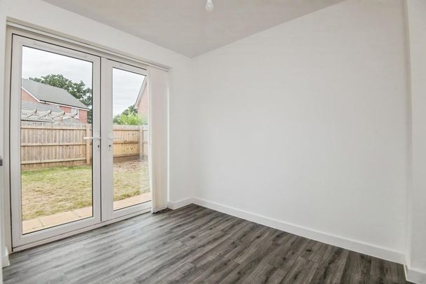 3 bedroom semi-detached house to rent - Photo 1