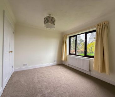 4 bedroom detached house to rent - Photo 2