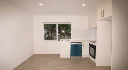 Easy Living - Photo 3